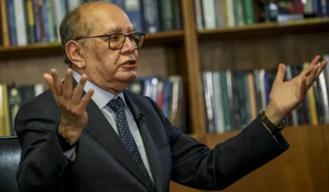 Gilmar diz que ofensiva política por impeachment justifica blindagem do STF