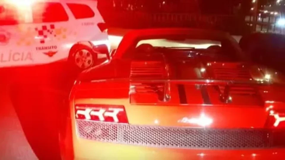 Ex-piloto de Fórmula 1 é preso em São Paulo por receptação de carro de luxo
