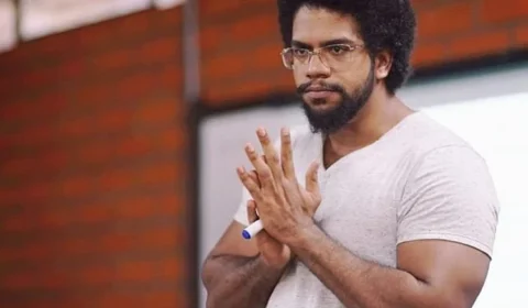 Jones Manoel recebe ameaças de morte de grupo neonazista internacional: ‘Não me intimido’