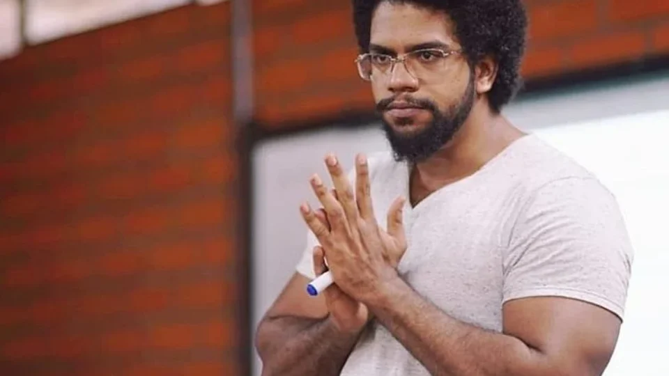 Jones Manoel recebe ameaças de morte de grupo neonazista internacional: ‘Não me intimido’