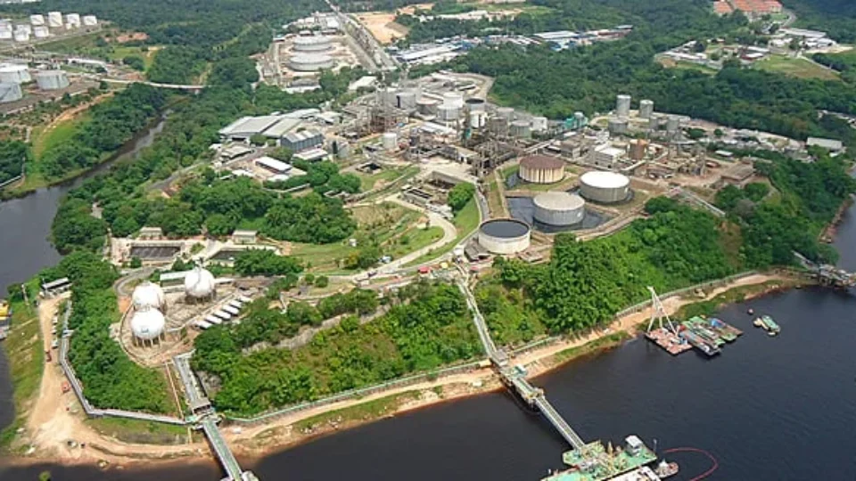 Justiça dá isenção de imposto e empresa ‘leva de graça’ refinaria da Petrobras