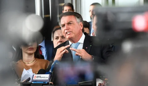 Bolsonaro e família são alvos de representação no STF por suspeita de lavagem de dinheiro