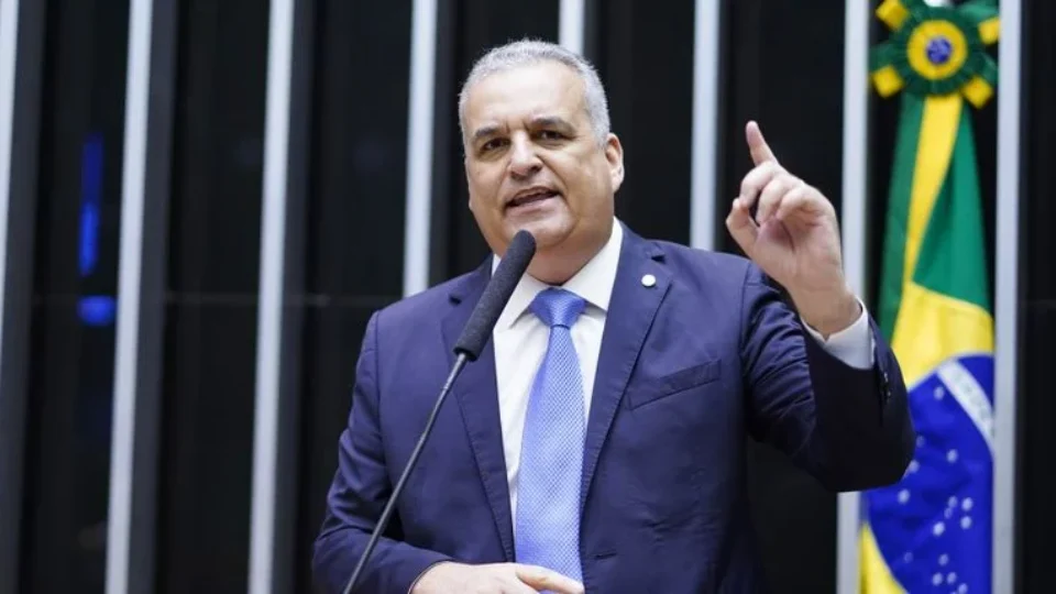 CPMI do INSS: Relator ameaça dar voz de prisão a delegado da PF em reunião sigilosa