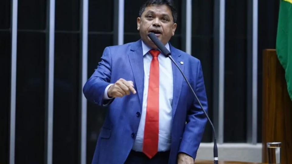 Projeto de lei quer blindar economia brasileira contra tarifas e retaliações externas