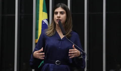 Deputada acusada de agredir Nikolas na Câmara não entra em lista de denunciados