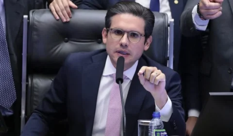 Hugo Motta promete punição a deputados golpistas, mas ainda não apresenta medidas