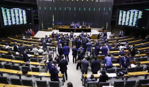 Desgaste com eleitor fez Câmara desistir da PEC da blindagem