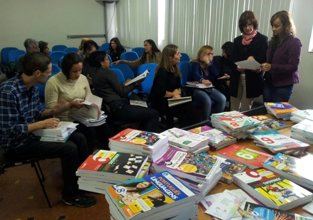 TCU investiga Educação pela compra insuficiente de livros didáticos para 2026