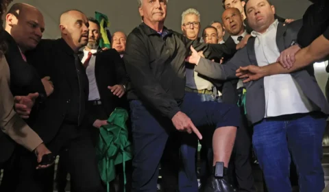 61% dizem não votar em candidato que promete livrar Bolsonaro, diz Datafolha