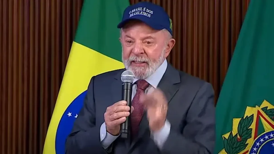 Lula ‘ressuscita’ mandato e enfrenta a crise de representatividade ao retomar pautas de esquerda