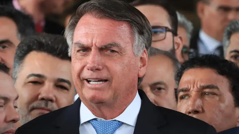 Bolsonaro nega tentativa de fuga e pede revogação de prisão domiciliar
