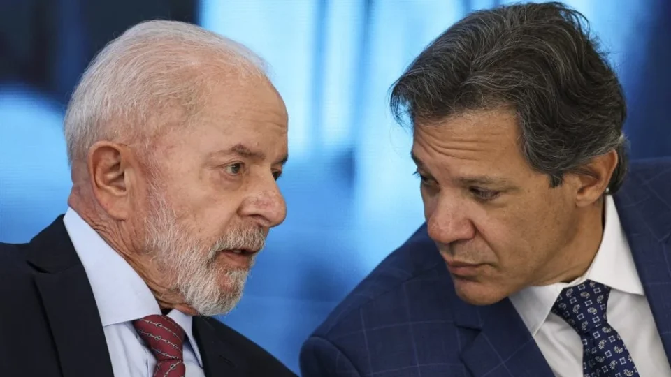 Lula pede a Haddad cálculo sobre tarifa zero de ônibus para domingos e feriados