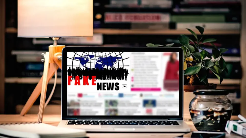 94% não comprariam produtos anunciados ao lado de fake news ou discurso de ódio, diz pesquisa
