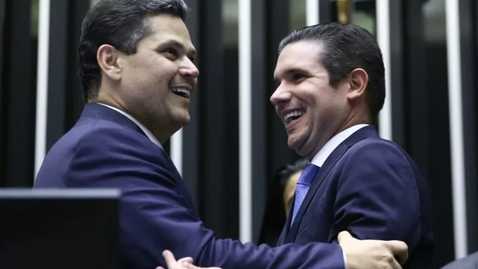 Motta e Alcolumbre acionaram a polícia para investigar críticos do Congresso