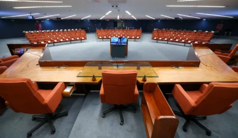 STF decide por unanimidade manter número de deputados por estado