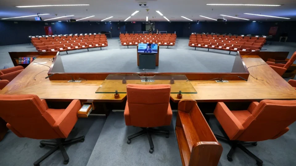 STF decide por unanimidade manter número de deputados por estado