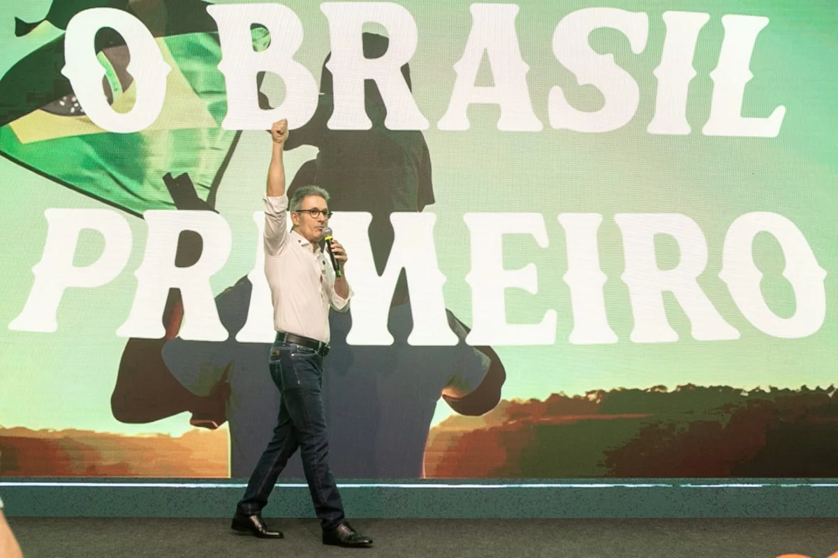 Filho de Renato Russo notifica Novo por usar música do Legião Urbana em evento de Zema 
