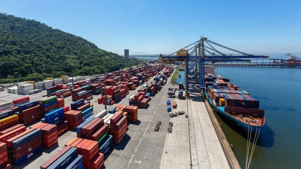Tarifaço incidirá sobre 35% das exportações do Brasil para os EUA, informa Mdic