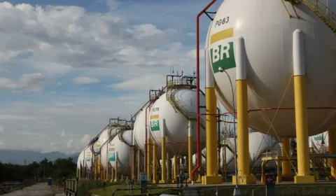 Alta no preço do combustível pressiona Petrobras a avaliar volta ao setor de distribuição