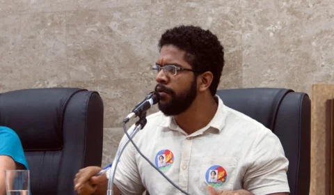 Meta recua e devolve contas do Instagram e Facebook de Jones Manoel