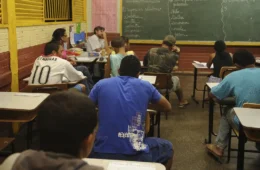 Capitalismo: a máquina de moer vidas pela visão de um professor