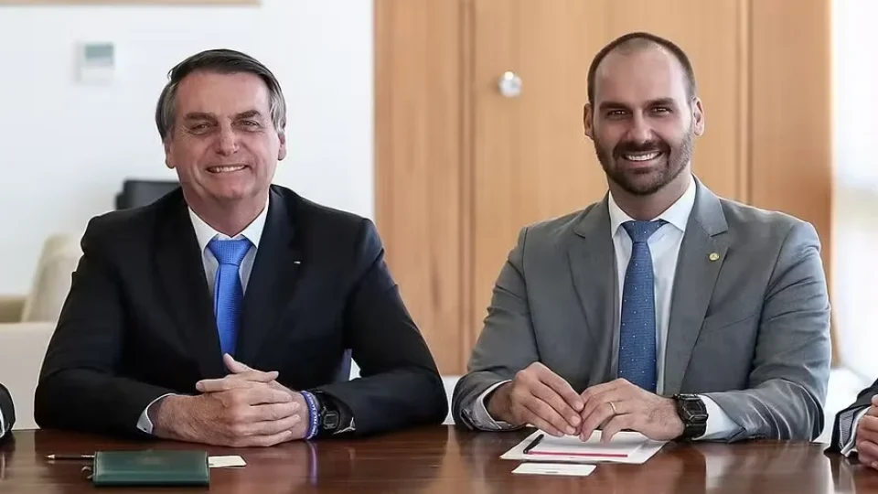 Jair e Eduardo Bolsonaro descartam apoiadores em estratégia da anistia