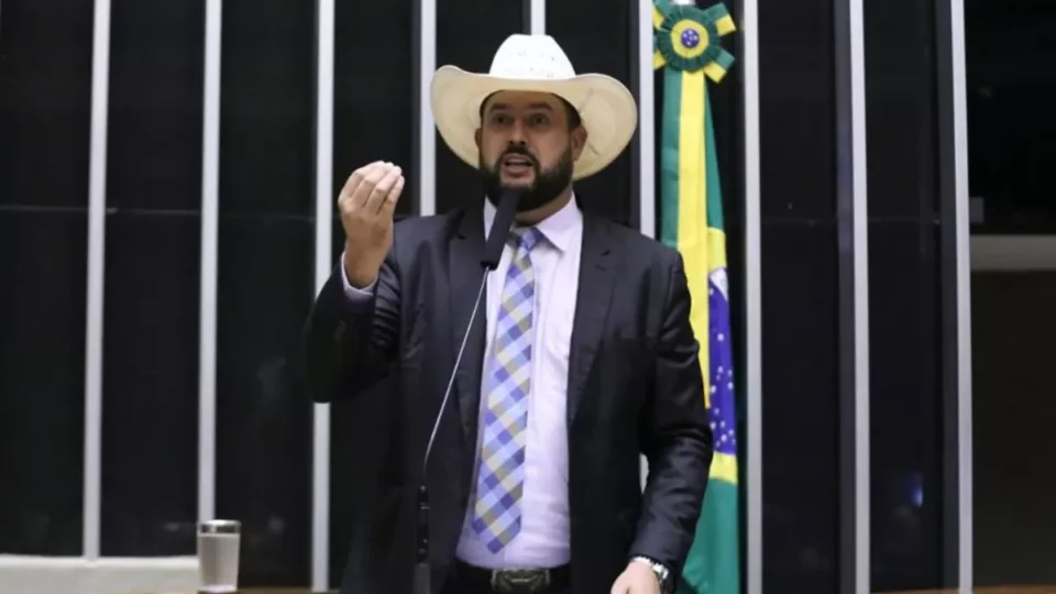 ‘Vamos acabar com a sua vida’, diz deputado bolsonarista sobre Moraes; depois recua