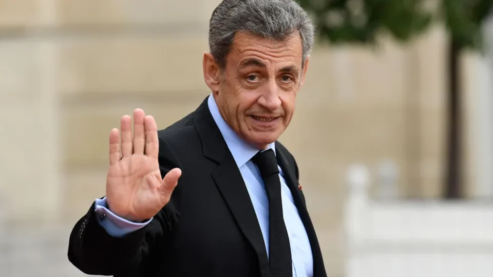 Ex-presidente Sarkozy é condenado a 5 anos de prisão pela justiça francesa