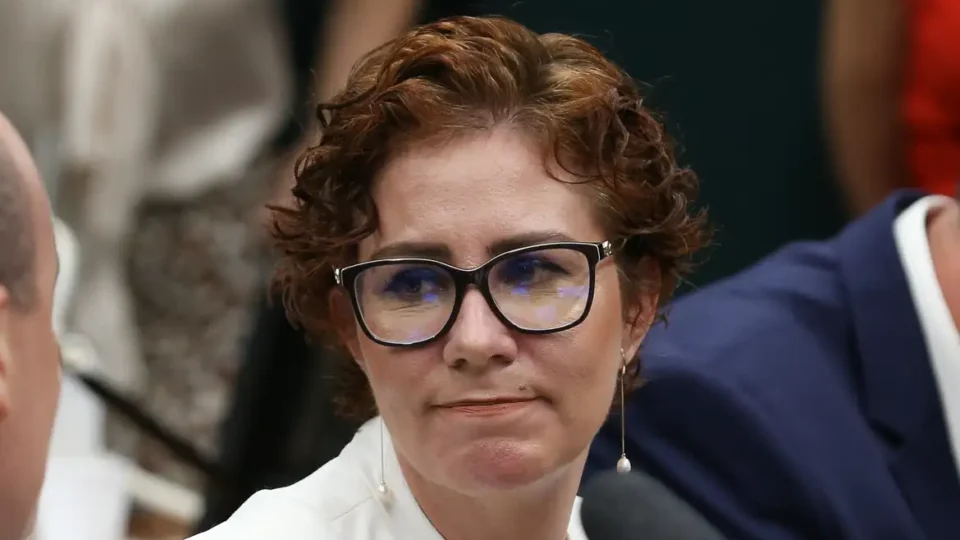 Zambelli diz sofrer perseguição e chama Moraes de bandido ao depor em processo de cassação
