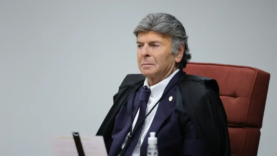 Fux reabre discussão sobre competência do STF após mudar perfil punitivista em julgamento