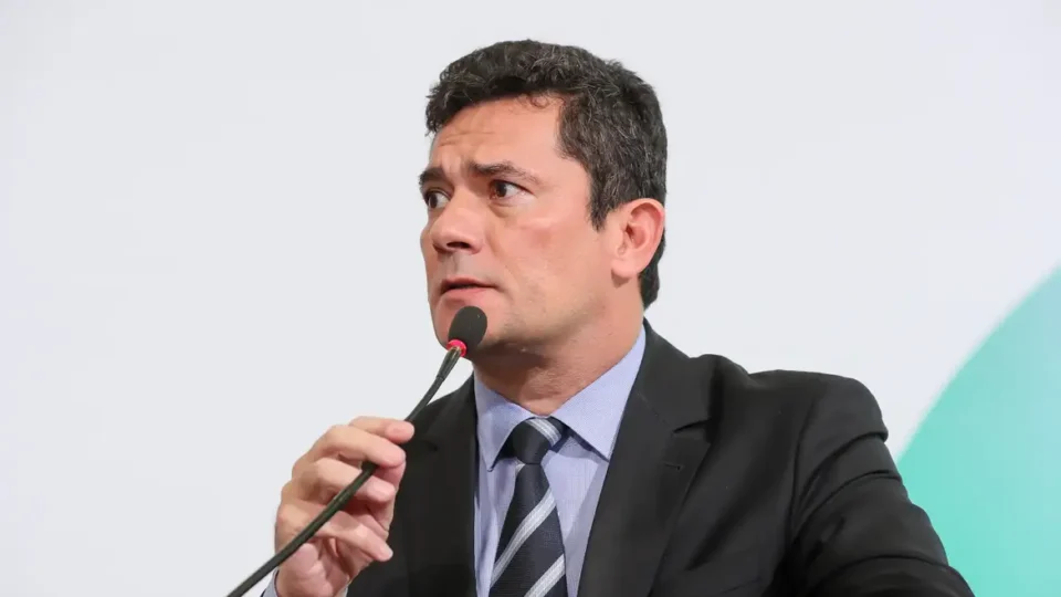 Moro apresenta emenda para tentar salvar PEC da Bandidagem