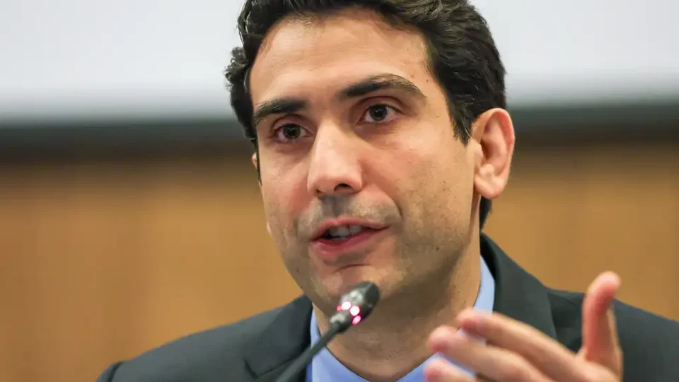 Galípolo vê economia resiliente ‘por todos os lados’ e aponta desafios da meta de inflação