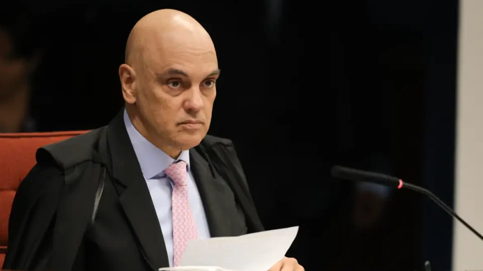 Moraes revela palestras em quartéis que prepararam atos de 8 de janeiro