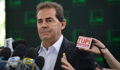 Votação da anistia é adiada após declarações de Paulinho da Força