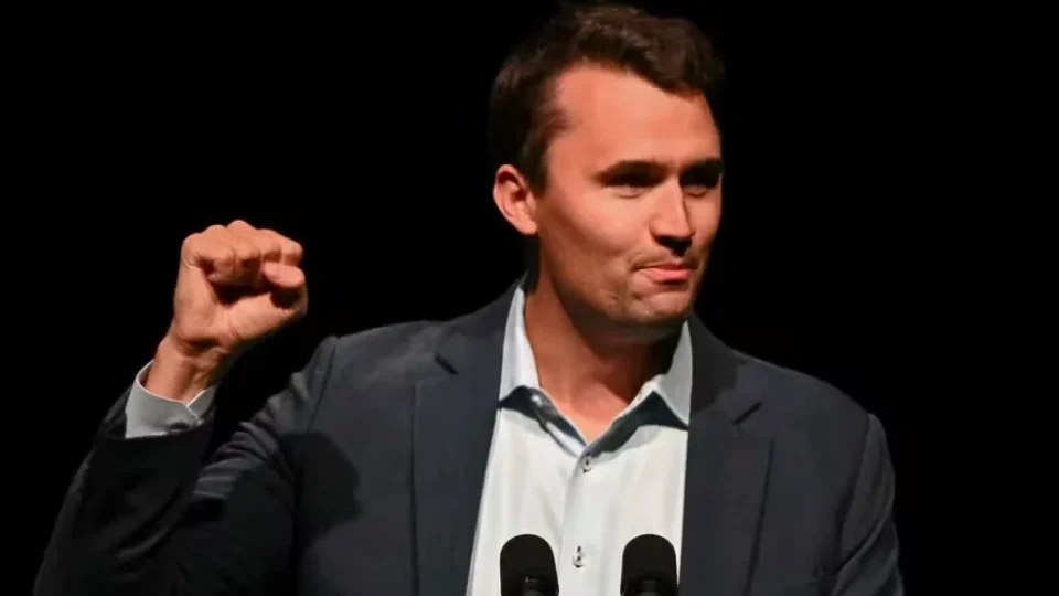 Após exaltar atirador de Kirk, médico relata ameaças a filhos e diz que vai acionar polícia