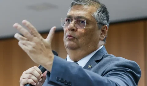 Dino reage a avanço da PEC da Blindagem e acelera julgamento sobre emendas no STF