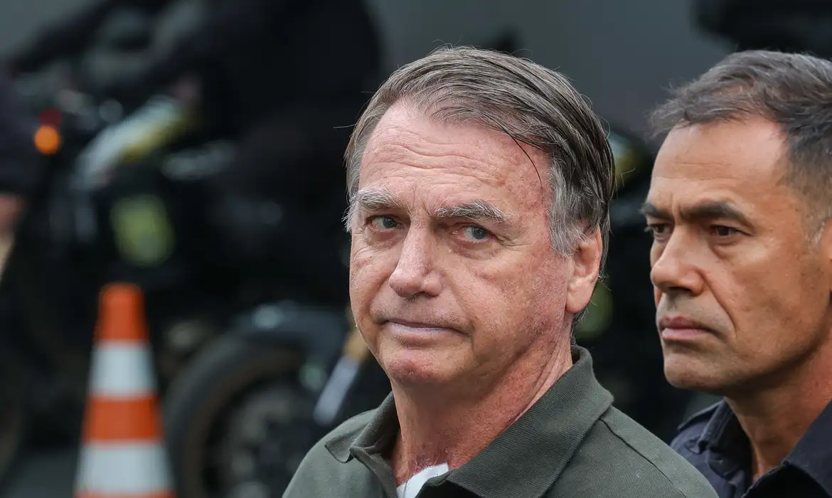 Lula fala em orgulho do STF após condenação de Bolsonaro em artigo no NYT