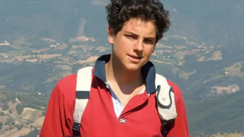 Influenciador digital, Carlo Acutis é declarado santo pelo papa Leão 14 no Vaticano