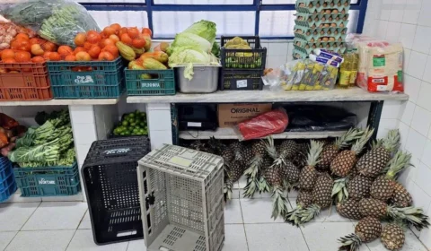 Escolas de SP têm plástico em carne moída, caixa d’água sem limpeza e almoço às 8h45, diz fiscalização