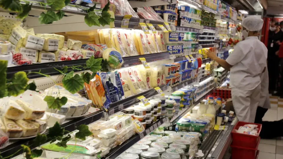 Inflação desacelera a 0,07% em julho e fica abaixo do teto da meta