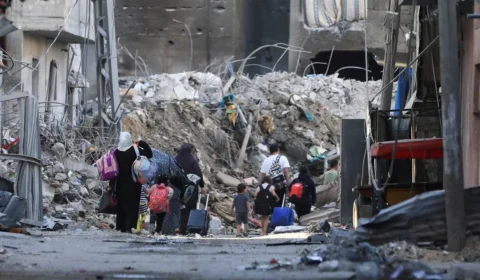 Israel envia tanques para o interior e intensifica ofensiva na Cidade de Gaza