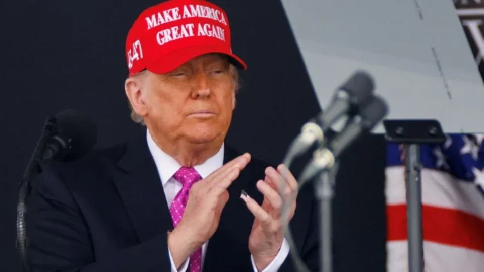 Como uma televisão assumiu um papel estratégico na ofensiva de Trump contra a democracia