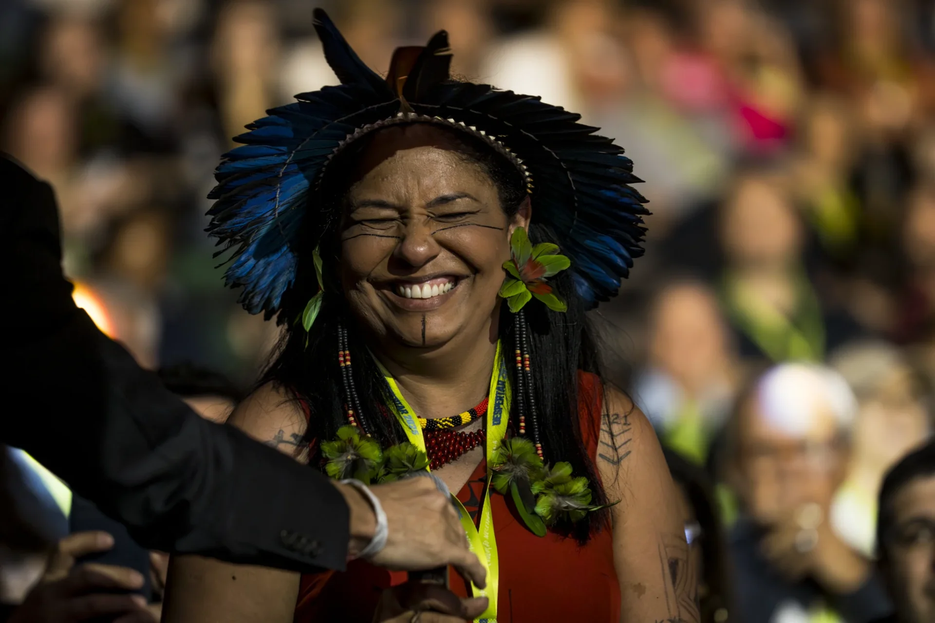 Tânia Anga Pataxó aproveitou o painel para conversar com os palestrantes. créditos: ICL