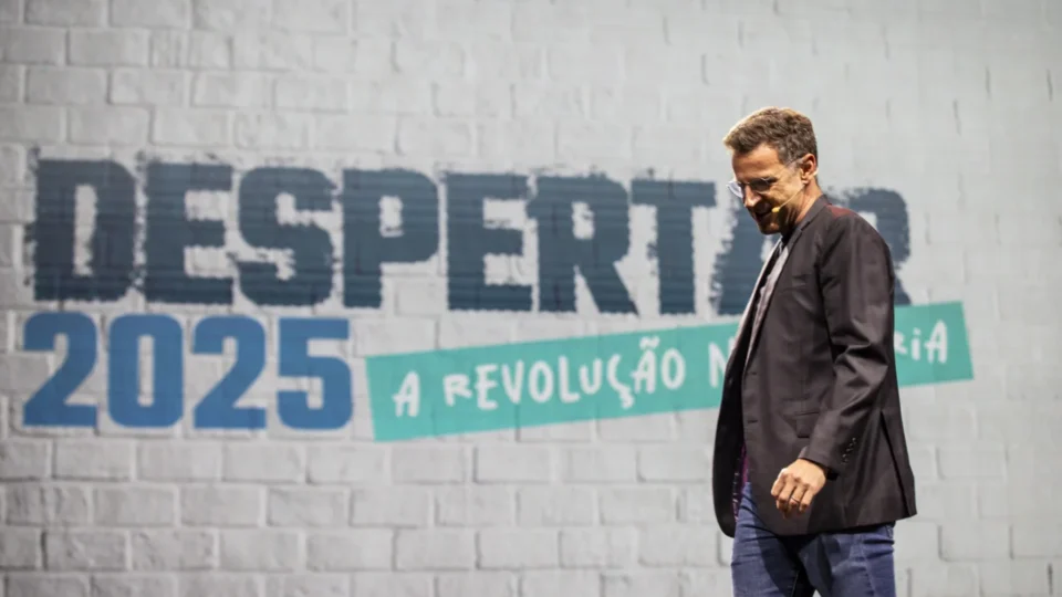 Despertar 2025: Eduardo Moreira denuncia crise global e convoca à resistência coletiva