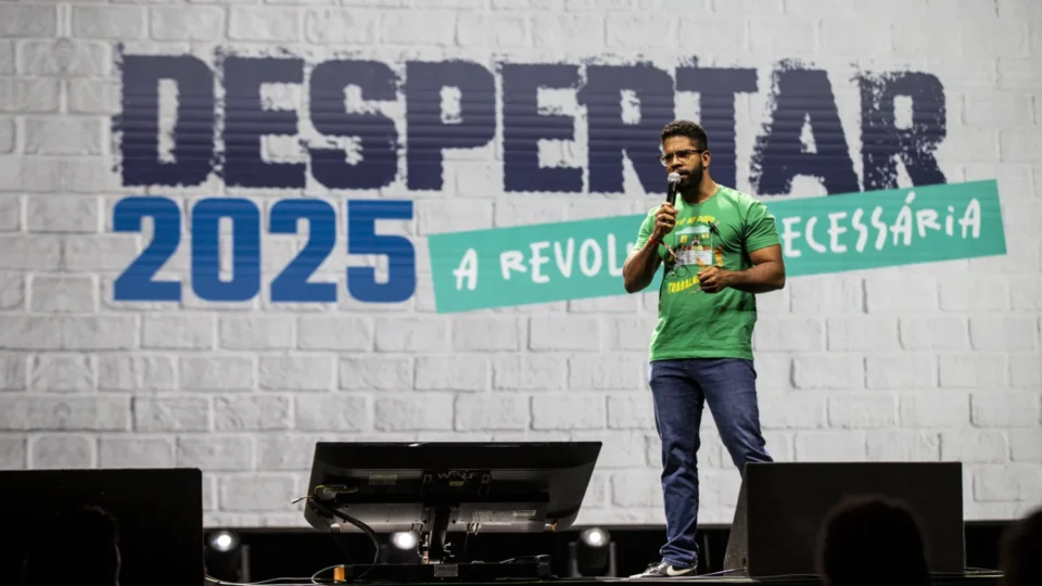 Despertar 2025: De escala 6×1 a revolução, Jones Manoel explica lutas dos brasileiros