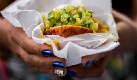 Festival gastronômico idealizado pelo MST movimenta bares boêmios do Rio de Janeiro