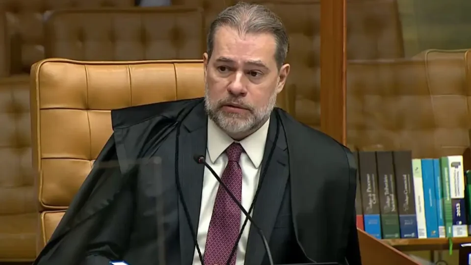 Toffoli revê decisão e autoriza PGR a acessar provas do caso Master