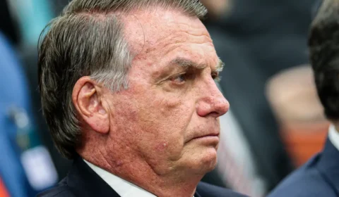 STF estima que prisão de Bolsonaro para cumprir pena deve ocorrer até dezembro