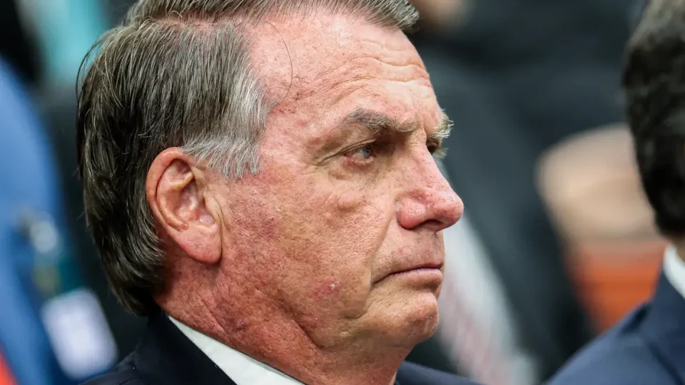 STF estima que prisão de Bolsonaro para cumprir pena deve ocorrer até dezembro