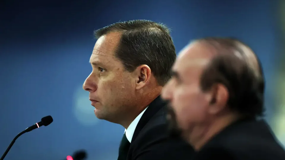 Mauro Cid pede ao STF extinção da pena e devolução de passaporte
